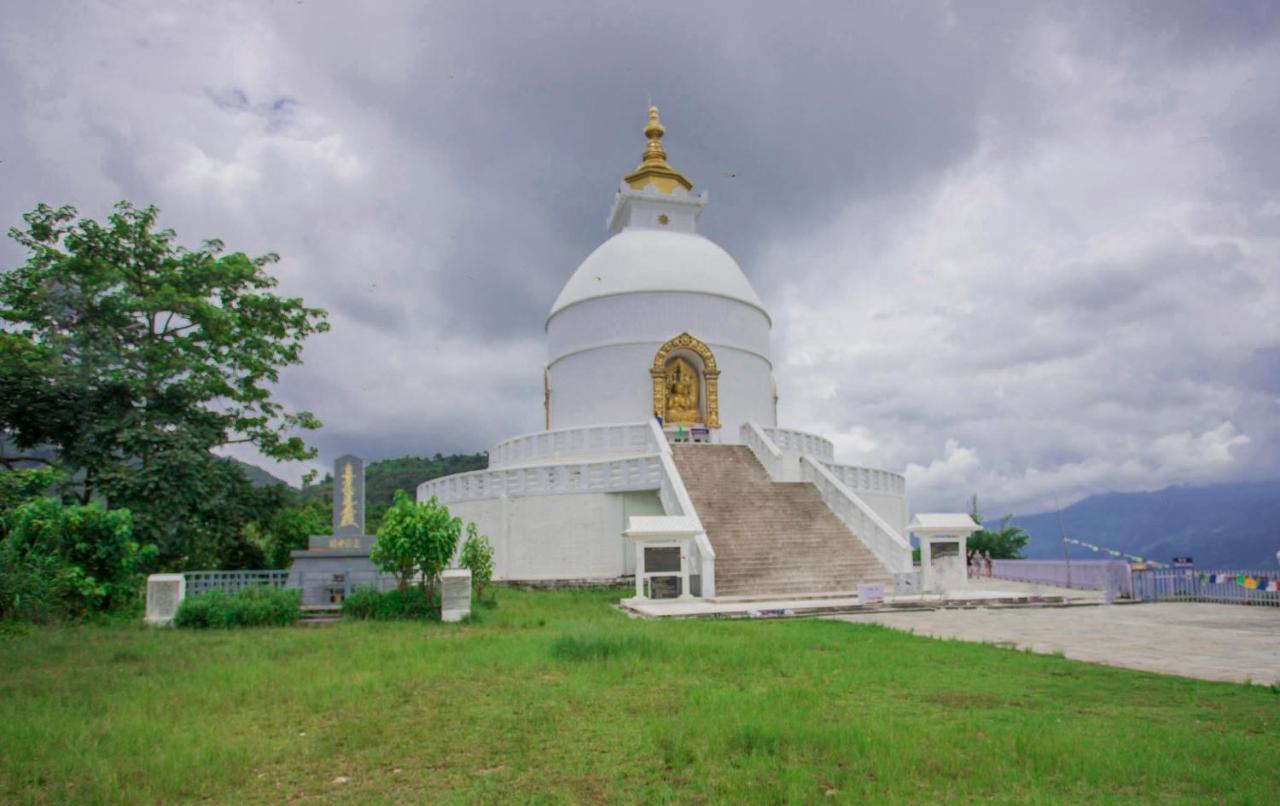 Hotel Lakeside Pvt. Ltd. Pokhara Bagian luar foto