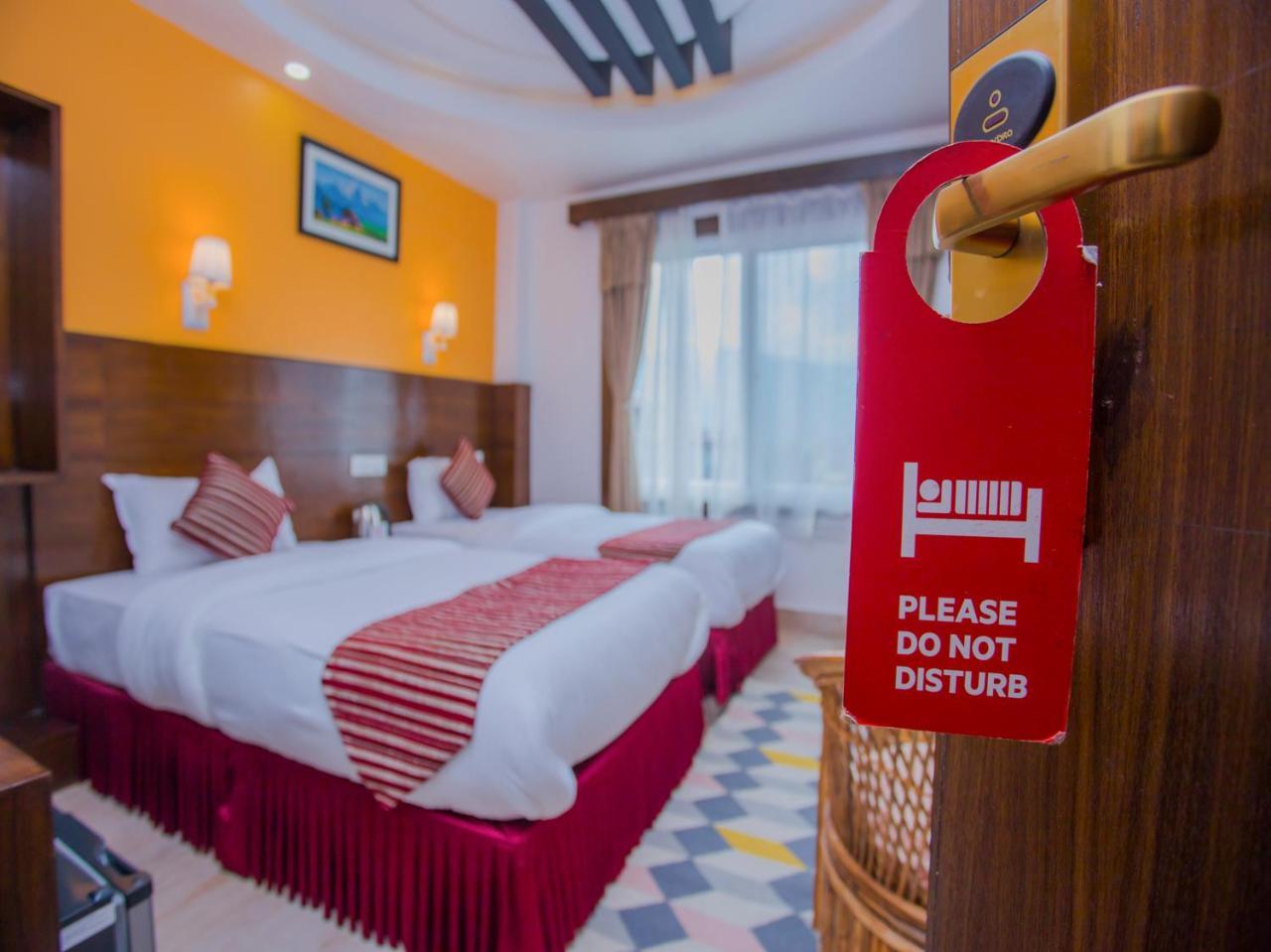 Hotel Lakeside Pvt. Ltd. Pokhara Bagian luar foto