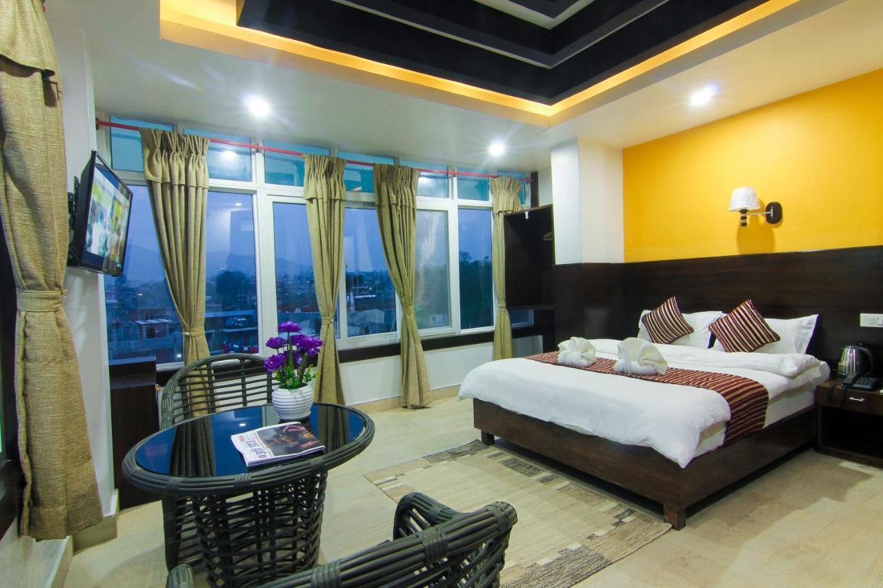 Hotel Lakeside Pvt. Ltd. Pokhara Bagian luar foto