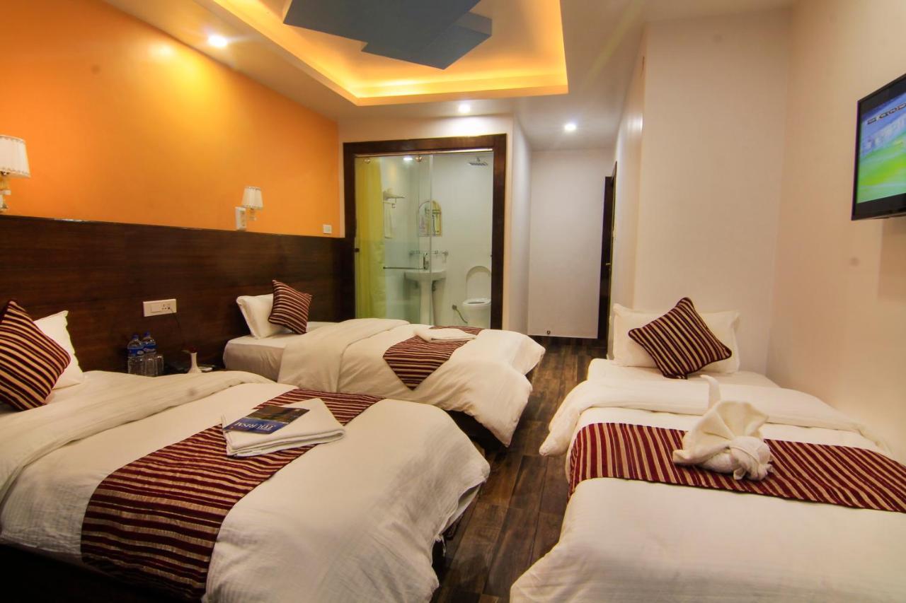 Hotel Lakeside Pvt. Ltd. Pokhara Bagian luar foto