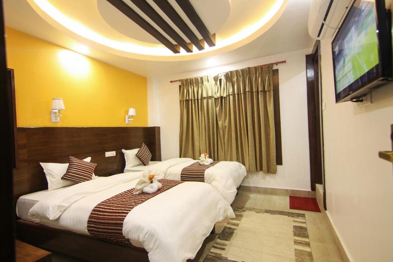 Hotel Lakeside Pvt. Ltd. Pokhara Bagian luar foto