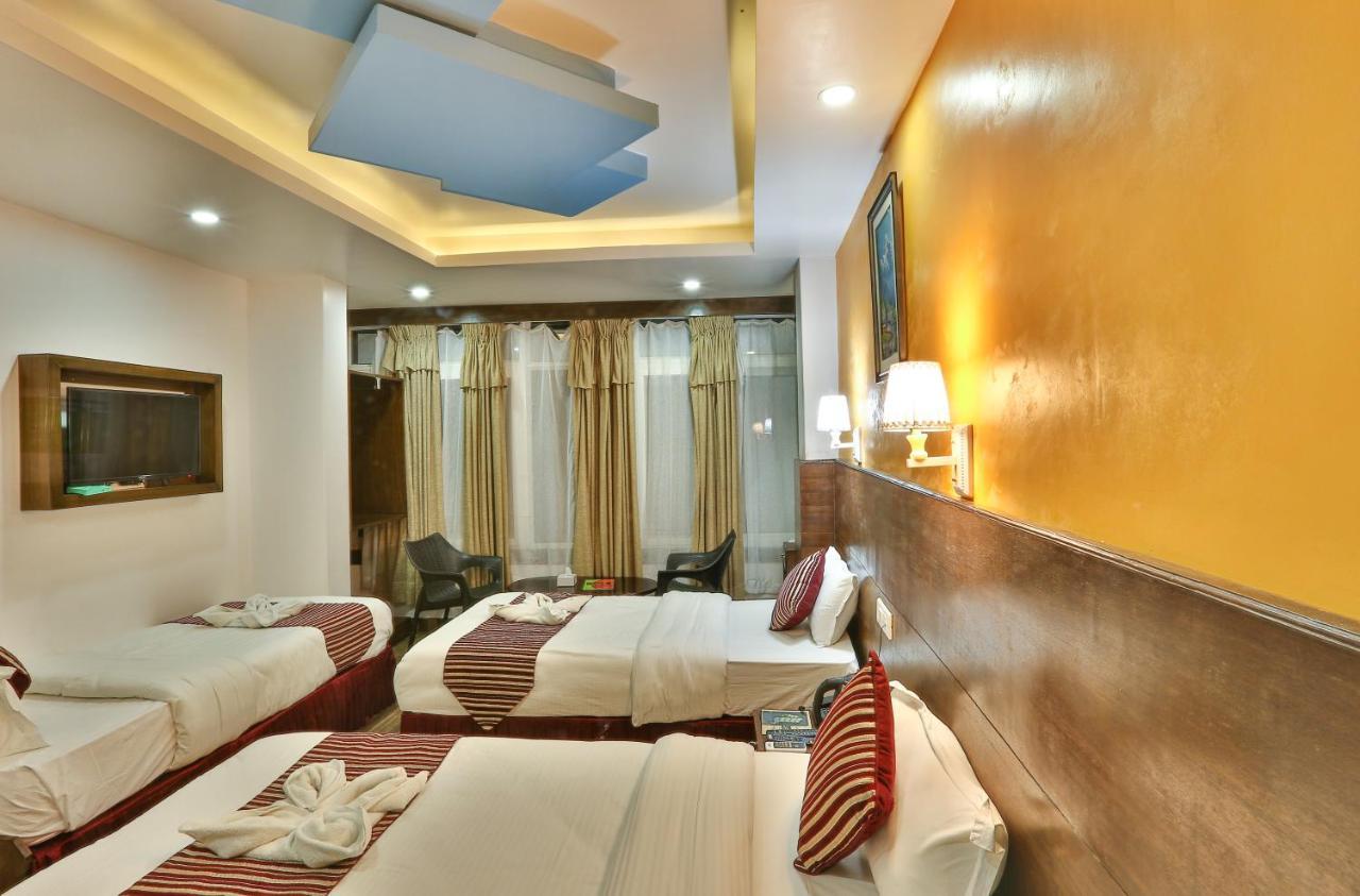 Hotel Lakeside Pvt. Ltd. Pokhara Bagian luar foto
