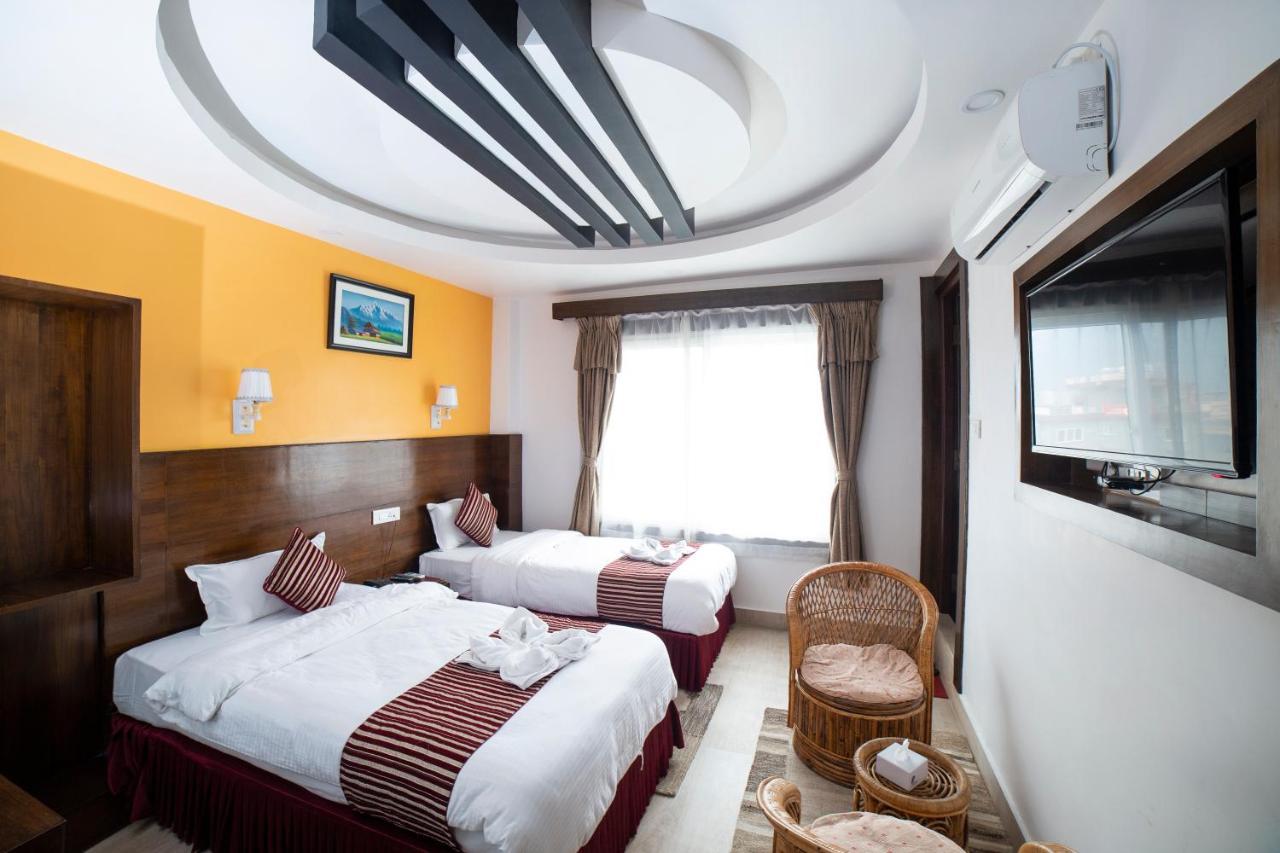 Hotel Lakeside Pvt. Ltd. Pokhara Bagian luar foto