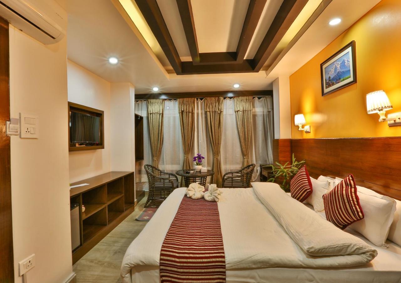 Hotel Lakeside Pvt. Ltd. Pokhara Bagian luar foto