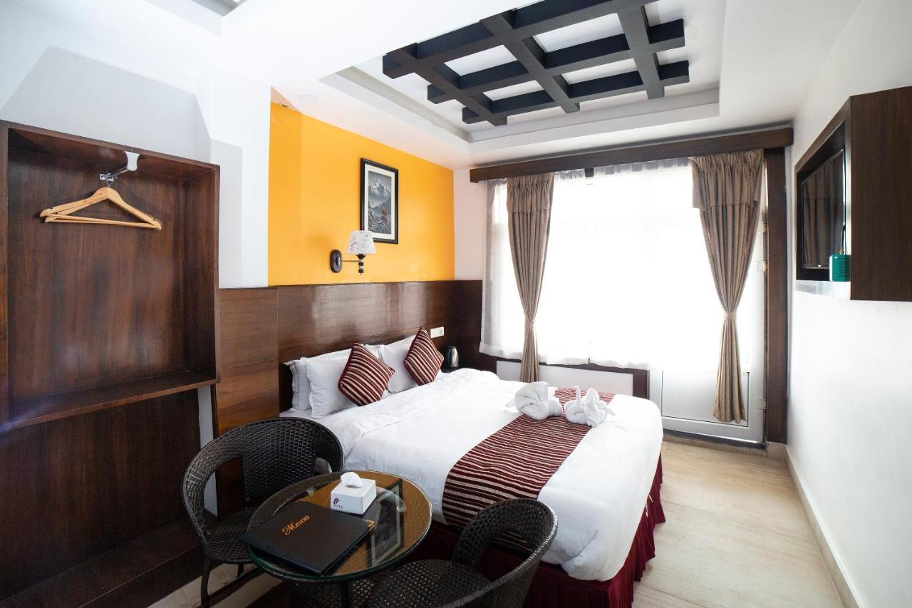 Hotel Lakeside Pvt. Ltd. Pokhara Bagian luar foto