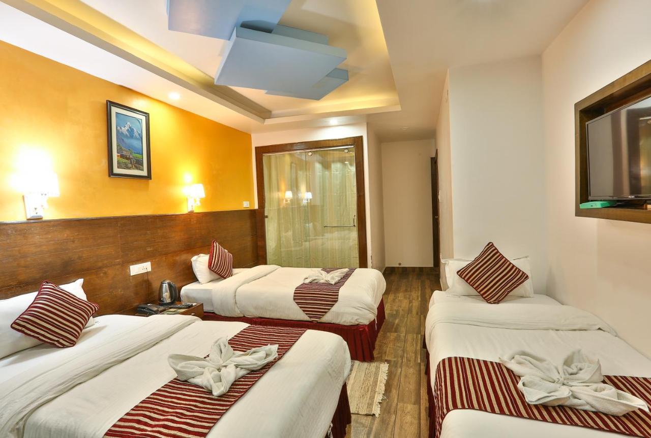 Hotel Lakeside Pvt. Ltd. Pokhara Bagian luar foto